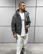 Мужская Демисезонная Темно-Серая Куртка с Капюшоном и Большими Карманами