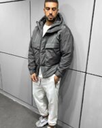 Мужская Демисезонная Темно-Серая Куртка с Капюшоном и Большими Карманами