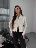 Женская Укороченная Трикотажная Молочная Кофта на Молнии