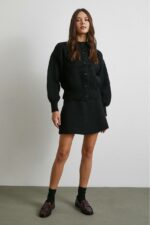 Женский Теплый Черный Костюм Двойка - Кардиган с Объемными Рукавами + Юбка Трапеция Мини