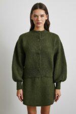 Женский Теплый Зеленый Костюм Двойка - Кардиган с Объемными Рукавами + Юбка Трапеция Мини