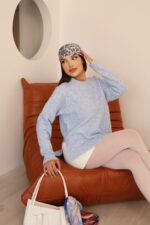 Женский Теплый Базовый Голубой Свитер Оверсайз с Разрезами по Бокам