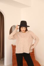 Женский Теплый Базовый Свитер Мокко Оверсайз с Разрезами по Бокам