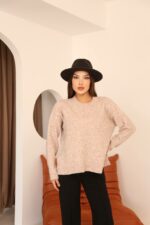 Женский Теплый Базовый Свитер Мокко Оверсайз с Разрезами по Бокам