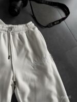 Мужской Белый Костюм Худи Штаны Оверсайз с Вышивкой и Кантом - Утепленный на Флисе