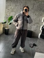 Мужская Зимняя Серая Куртка Пуховик - Стеганая Дутик с Высокой Горловиной и Номером на Спине