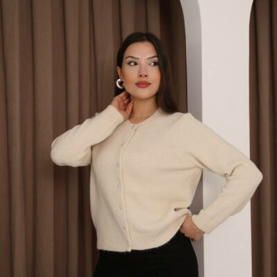Женский Теплый Классический Молочный Кардиган с Пуговицами в Виде Сердец