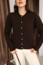 Женский Теплый Классический Коричневый Кардиган с Пуговицами в Виде Сердец
