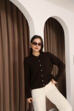 Женский Теплый Классический Черный Кардиган с Пуговицами в Виде Сердец