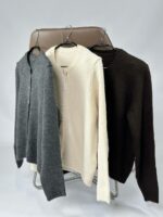 Женский Теплый Классический Темно-Серый Кардиган с Пуговицами в Виде Сердец