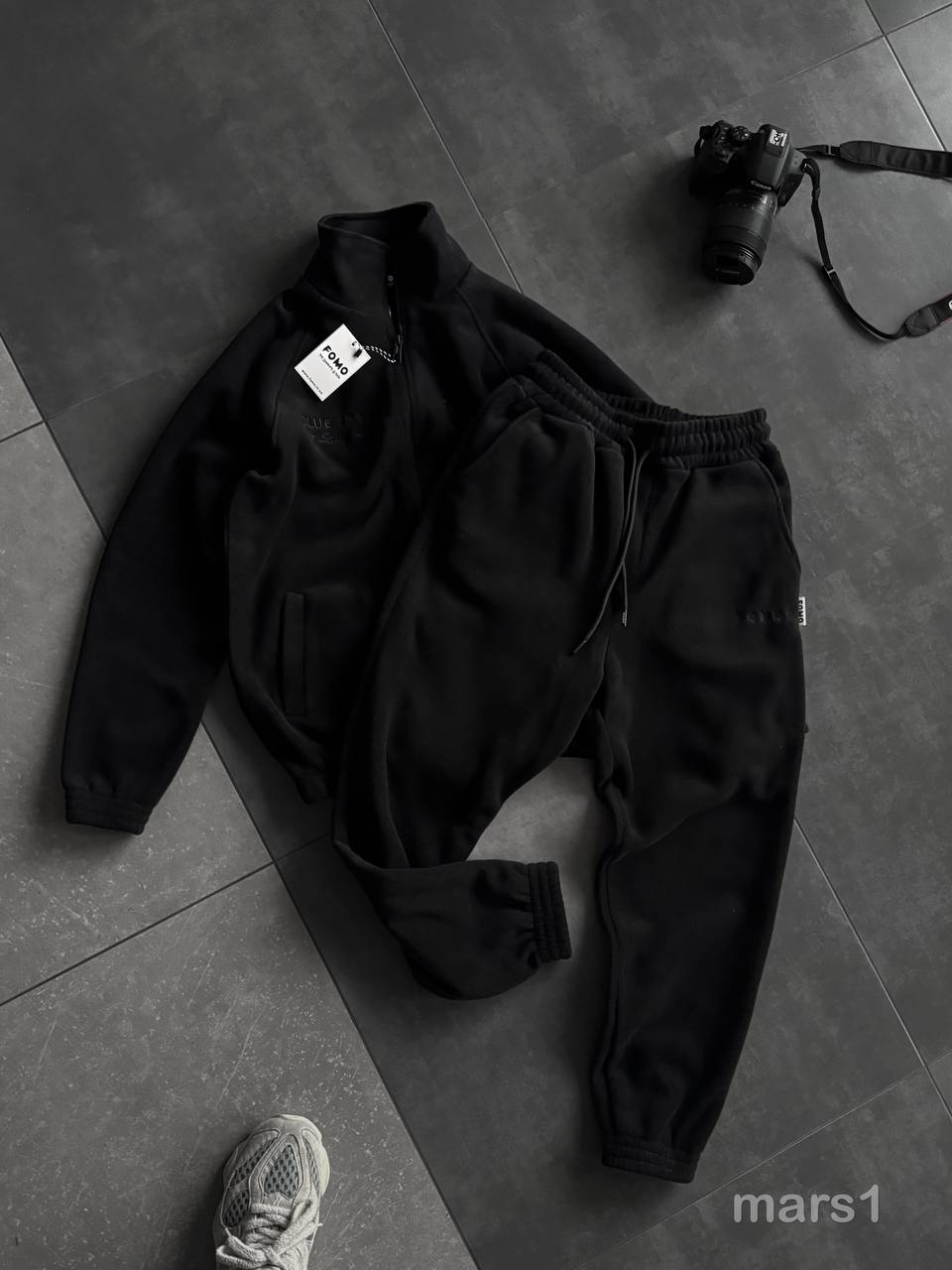 photo_2025-11-25_19-37-22 Мужской Теплый Флисовый Черный Костюм на Змейке - Зип Кофта под Горло + Штаны Джоггеры