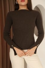 Женская Базовая Коричневая Кофта в Рубчик с Разрезами на Рукавах