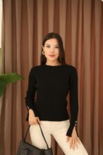 Женская Базовая Черная Кофта в Рубчик с Разрезами на Рукавах