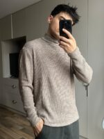 Мужской Свободный Базовый Бежевый Гольф с Воротником Стойкой