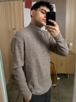 Мужской Свободный Базовый Бежевый Гольф с Воротником Стойкой