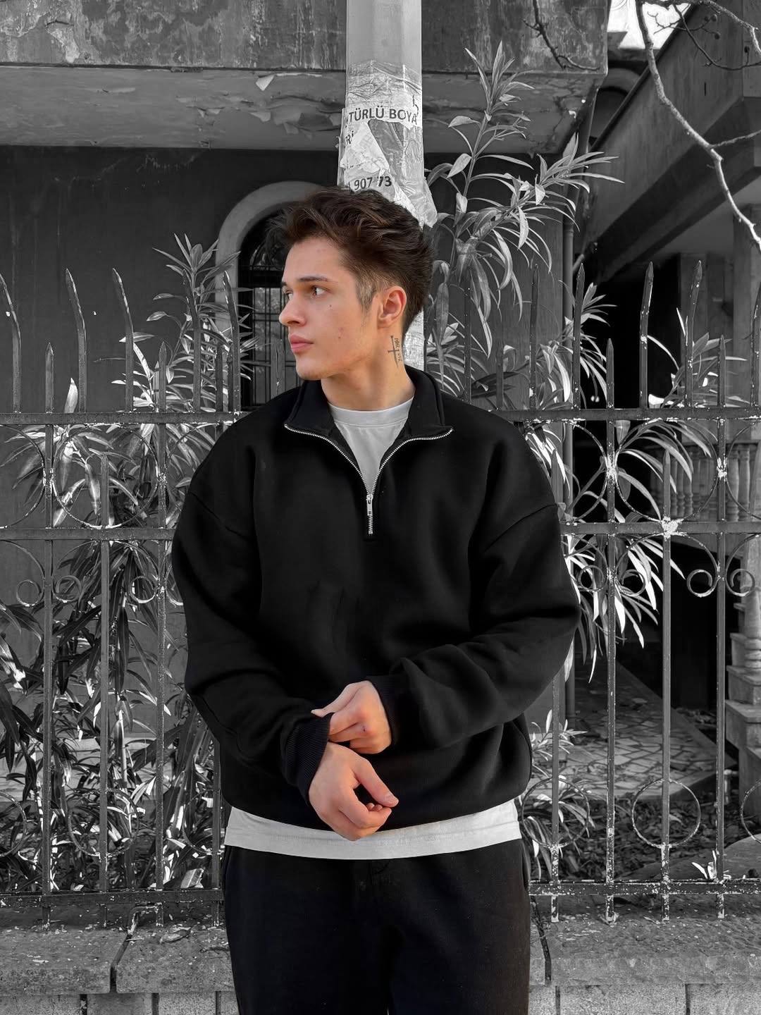 photo_2025-11-27_10-13-48 Мужская Черная Кофта Оверсайз с Высокой Горловиной на Змейке - Теплая на Флисе