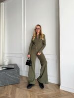 Женский Базовый Трикотажный Костюм Хаки в Рубчик с Разрезами - Кофта Поло на Молнии + Штаны Прямого Кроя