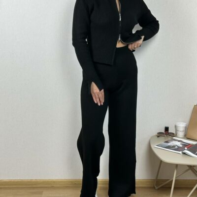 Женский Базовый Трикотажный Черный Костюм в Рубчик с Разрезами - Кофта Поло на Молнии + Штаны Прямого Кроя