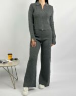 Женский Базовый Трикотажный Графитовый Костюм в Рубчик с Разрезами - Кофта Поло на Молнии + Штаны Прямого Кроя