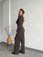 Женский Базовый Коричневый Костюм Трикотажный - Кофта на Кнопках + Штаны Свободного Кроя