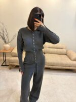 Женский Базовый Графитовый Костюм Трикотажный - Кофта на Кнопках + Штаны Свободного Кроя