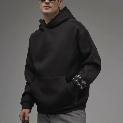 Мужское Черное Худи Оверсайз с Принтом и Вышивкой на Спине