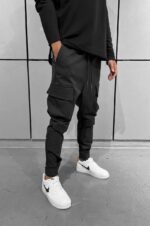 Мужские Черные Штаны Брюки Карго Зауженные к Низу с Липучками и Накладными Карманами