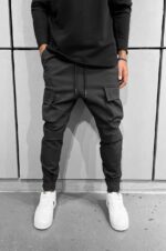 Мужские Черные Штаны Брюки Карго Зауженные к Низу с Липучками и Накладными Карманами