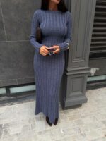 Женское Длинное Трикотажное Графитовое Платье в Широкий Рубчик с Длинными Рукавами и Завязкой на Талии