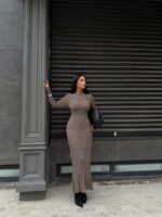 Женское Длинное Трикотажное Платье Мокко в Широкий Рубчик с Длинными Рукавами и Завязкой на Талии