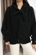 Женская Теплая Черная Кофта Свобоного Кроя на Молнии с Капюшоном на Завязке