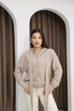 Женская Теплая Кофта Мокко Свобоного Кроя на Молнии с Капюшоном на Завязке