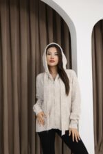 Женская Теплая Бежевая Кофта Свобоного Кроя на Молнии с Капюшоном на Завязке