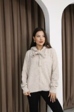 Женская Теплая Бежевая Кофта Свобоного Кроя на Молнии с Капюшоном на Завязке