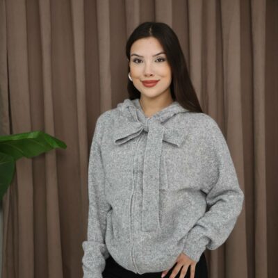 Женская Теплая Серая Кофта Свобоного Кроя на Молнии с Капюшоном на Завязке