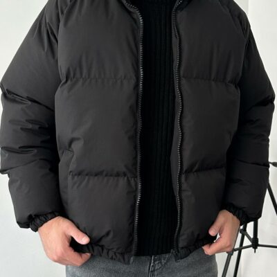 Мужская Зимняя Черная Дутая Куртка Пуфер Оверсайз под Горло на Молнии с Резинками на Рукавах и Внизу