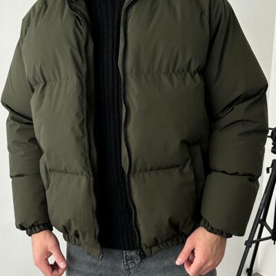 Мужская Зимняя Дутая Куртка Пуфер Хаки Оверсайз под Горло на Молнии с Резинками на Рукавах и Внизу
