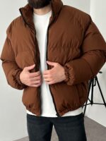 Мужская Зимняя Коричневая Дутая Куртка Пуфер Оверсайз под Горло на Молнии с Резинками на Рукавах и Внизу