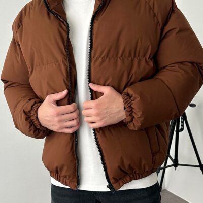 Мужская Зимняя Коричневая Дутая Куртка Пуфер Оверсайз под Горло на Молнии с Резинками на Рукавах и Внизу