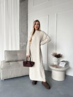 Женское Теплое Длинное Молочное Платье Свободного Кроя с Фактурным Узором Косичка
