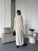 Женское Теплое Длинное Молочное Платье Свободного Кроя с Фактурным Узором Косичка