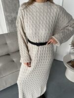 Женское Теплое Длинное Молочное Платье Свободного Кроя с Фактурным Узором Косичка