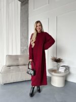 Женское Теплое Длинное Бордовое Платье Свободного Кроя с Фактурным Узором Косичка