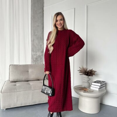 Женское Теплое Длинное Бордовое Платье Свободного Кроя с Фактурным Узором Косичка