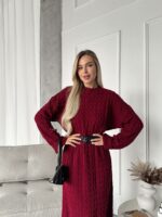 Женское Теплое Длинное Бордовое Платье Свободного Кроя с Фактурным Узором Косичка