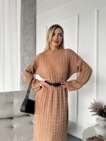 Женское Теплое Длинное Платье Мокко Свободного Кроя с Фактурным Узором Косичка