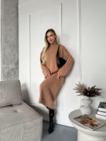 Женское Теплое Длинное Платье Мокко Свободного Кроя с Фактурным Узором Косичка