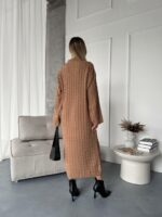 Женское Теплое Длинное Платье Мокко Свободного Кроя с Фактурным Узором Косичка