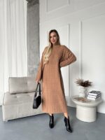 Женское Теплое Длинное Платье Мокко Свободного Кроя с Фактурным Узором Косичка