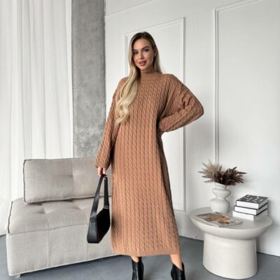 Женское Теплое Длинное Платье Мокко Свободного Кроя с Фактурным Узором Косичка
